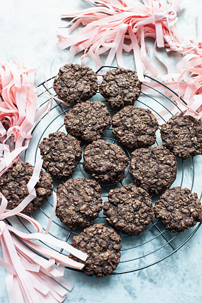 Chocolate cookies cooling on rack