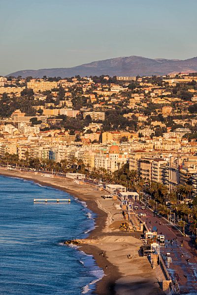 France, Provence-Alpes-Cote d'Azur, Nice, Promenade des Anglais in the morning light