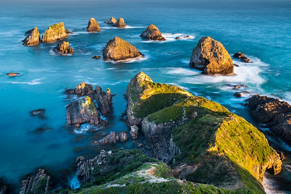 New Zealand, South Island, Southern Scenic Route, Catlins, sunset at Nugget Point