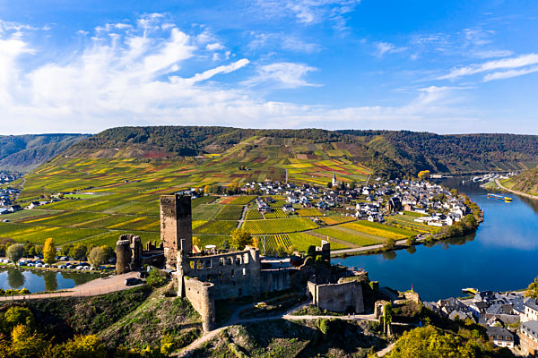 Germany, Rhineland-Palatinate, Poltersdorf, Moselle river, Metternich Castle