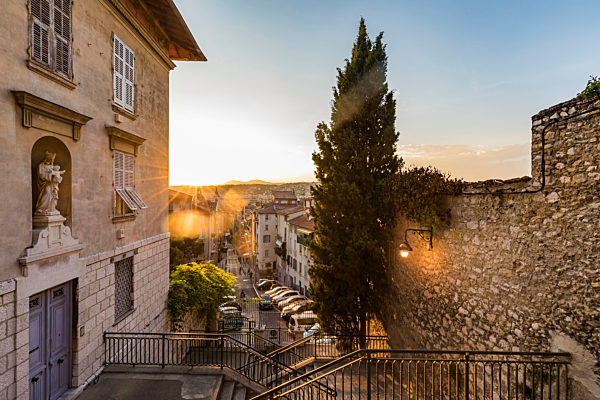 France, Provence-Alpes-Cote d'Azur, Nice, Old town at sunset