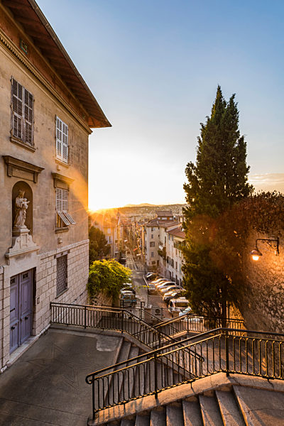 France, Provence-Alpes-Cote d'Azur, Nice, Old town at sunset