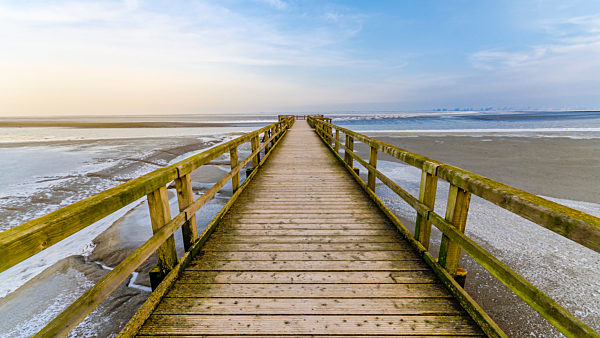 Germany, Lower Saxony, Butjadingen, Sea bridge