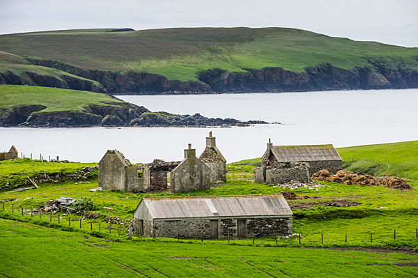 United Kingdom, Scotland, Shetland Islands, abandonded farm