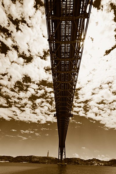 Portugal, Lisbon, Setubal, View of 25 de Abril Bridge