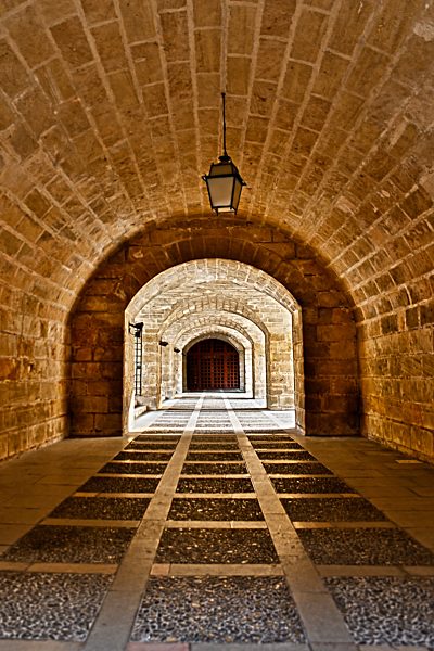 Spain, Palma, Mallorca, View of hallway to Cathedral of Mallorca
