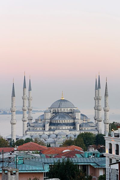 Turkey, Istanbul, View of Sultan Ahmed Mosque at Sultanahmet district