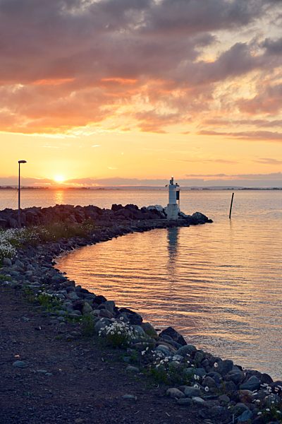 Sweden, Graenna, Sunset at lake Vaettern