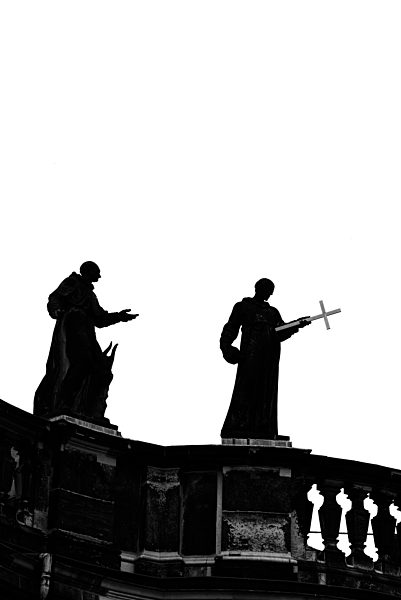 Germany, Saxony, Dresden, view to two sculptures of court church at back light