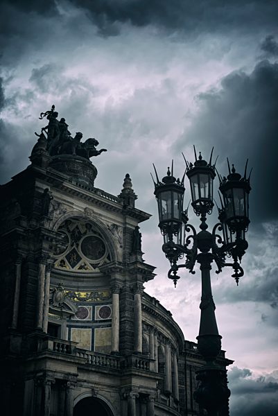 Germany, Saxony, Dresden, view to Semper Opera House with old street lamp in the foreground