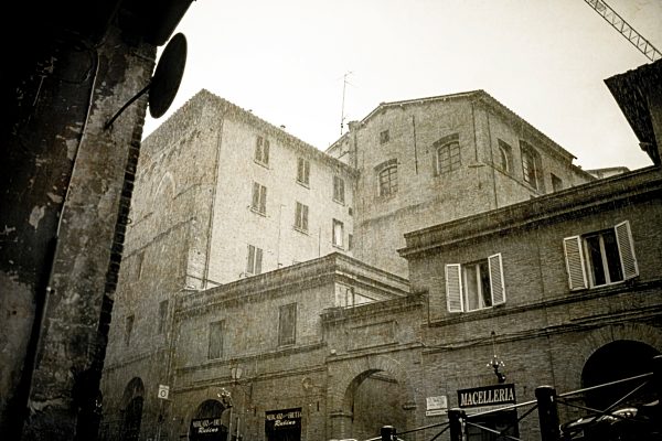 Italy, Tuscany, Siena, view to facades on a rainy day