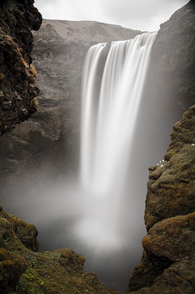 Iceland, Sudurland, Skogafoss waterfall