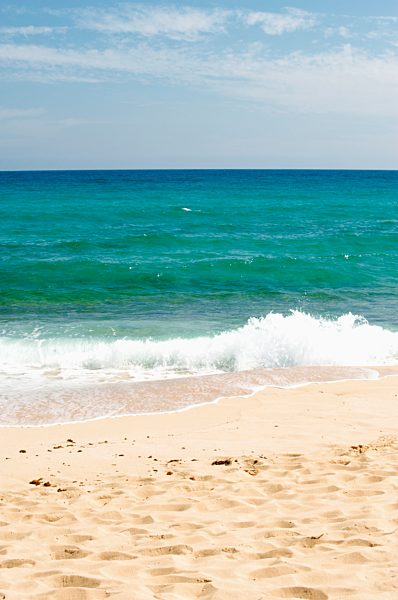 Spain, Fuerteventura, Corralejo, Parque Natural de Corralejo,waves at the waterside