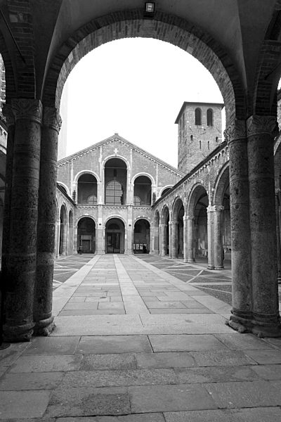 Italy, Lombardy, Milan, Basilica Sant'Ambrogio