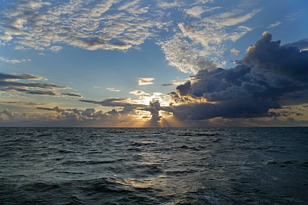 Netherlands, IJsselmeer, View of north sea and clouds at evening