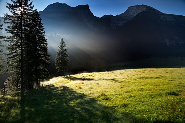 Austria, Tyrol, Hinterriss, Ahornboden in the morning