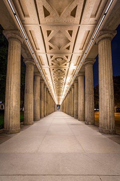 Germany, Berlin, arcade at the Alte Nationalgalerie