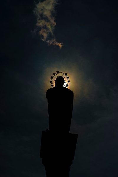 Germany, Duesseldorf, St Mary's Column at moonlight