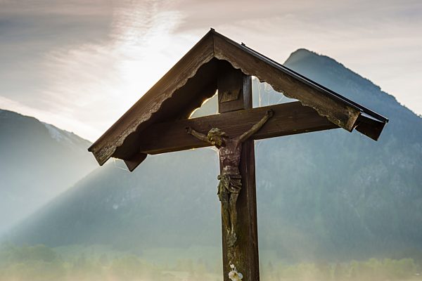 Germany, Bavaria, Allgaeu, Allgaeu Alps, wayside cross and Jesus figurine