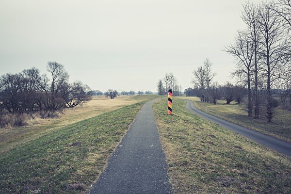 Germany, Brandenburg, dike at Oderbruch