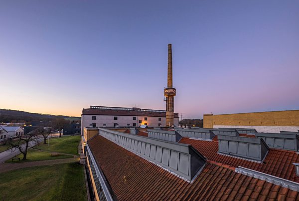 Germany, Lower Saxony, Alfeld, UNESCO World Heritage site Fagus Factory in the evening
