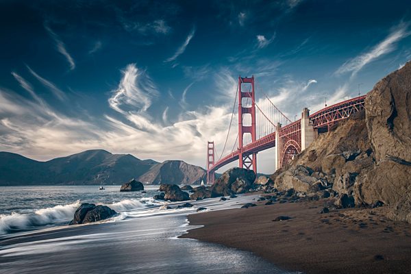 USA, California, San Francisco, beach and Golden Gate Bridge
