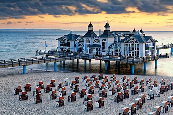 Germany, Mecklenburg-Western Pomerania, Baltic sea seaside resort Sellin, Hooded beach chairs on the beach