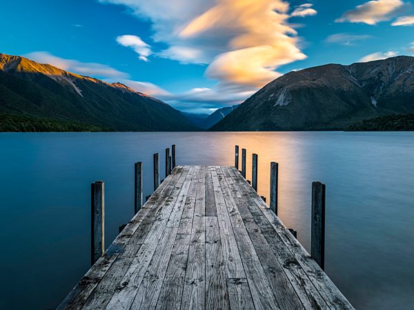 New Zealand, South Island, Saint Arnaud, sunset at Lake Rotoiti