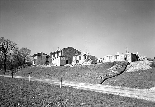 Auf dem Gelände "Am Vogelherd" entstehen die ersten Familienhäuser des...