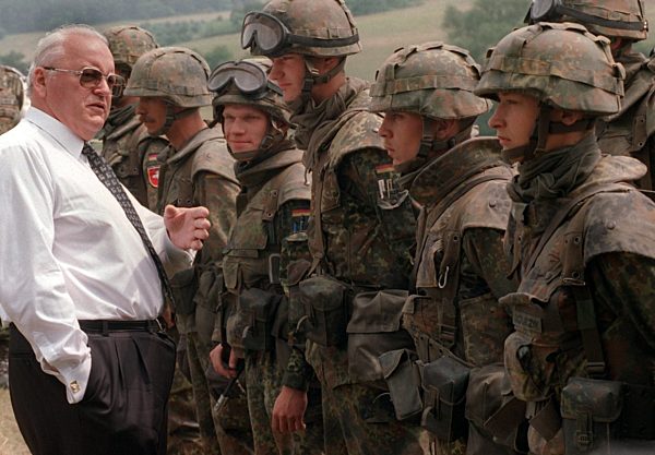 Herzog informiert sich über Bundeswehrausbildung für UN-Einsatz