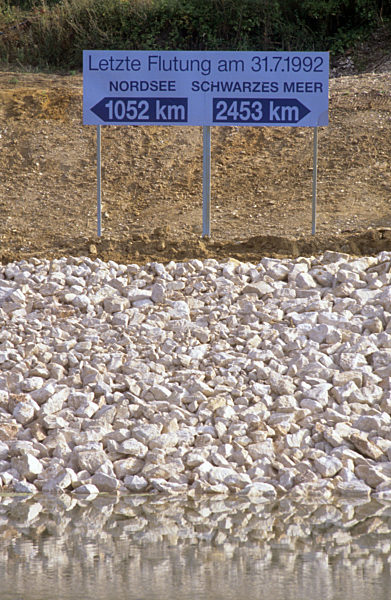 Main-Donau-Kanal: Erinnerungstafel