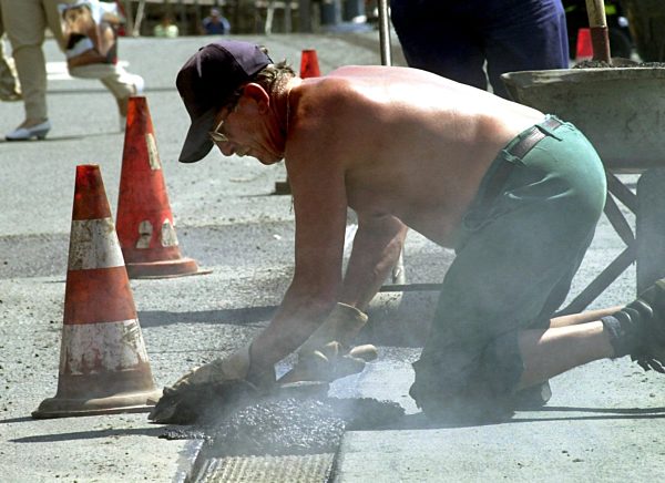 Heißer Arbeitsplatz auf der Straße