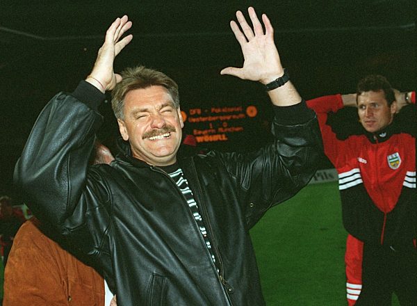 Fußball - TSV Vestenbergsgreuth - FC Bayern München 1:0