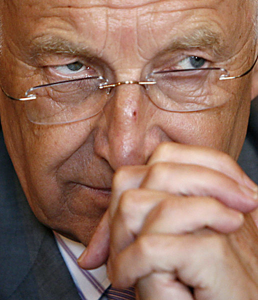 ARCHIV - Der bayerische Ministerpräsident Edmund Stoiber am Sonntag (14.01...