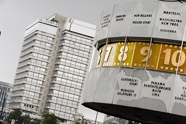 Haus des Reisens am Alexanderplatz in Berlin