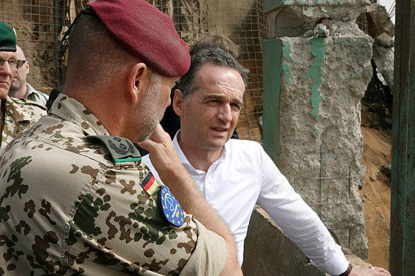 Maas besucht EU-Ausbildungscamp in Mali