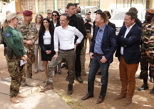 Maas besucht EU-Ausbildungscamp in Mali