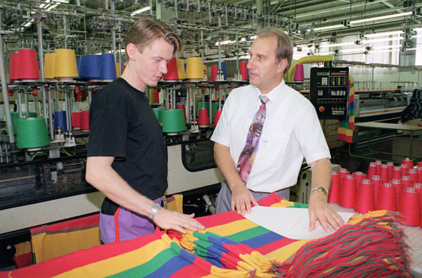 Gestricktes im Modetrend (Archivfoto und Text 1992)