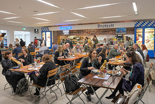 Imbiss, bayerische Gastronomie, Brotzeit, Hallenstand auf der ITB 2026. Internationale-Tourismus-Börse, Messegelände, Charlottenburg, Berlin, Deutschland