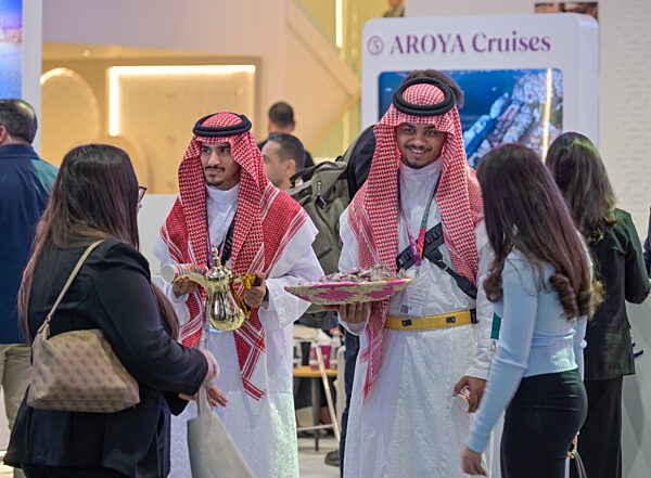 Saudi Arabien, Tee und Gebäck wird gereicht, Hallenstand auf der ITB 2026. Internationale-Tourismus-Börse, Messegelände, Charlottenburg, Berlin, Deutschland