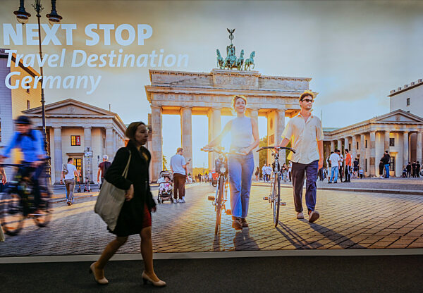 Grosses Display zu Reisen in Deutschland, Brandenburger Tor, Hallenstand auf der ITB 2026. Deutschland-Halle, Internationale-Tourismus-Börse, Messegelände, Charlottenburg, Berlin, Deutschland