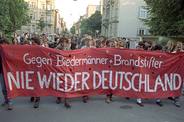 Demonstration gegen Haider-Auftritt in Stuttgart-Bad Cannstatt