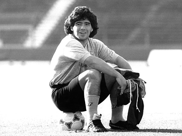 Fußball: Neapels Mittelfeldregisseur Diego Maradona
