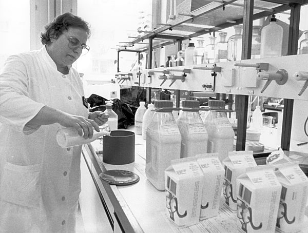 Nach Tschernobyl - Milch wird untersucht