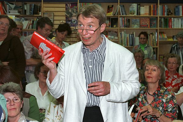 Regine Hildebrandt liest aus "Herz mit Schnauze"