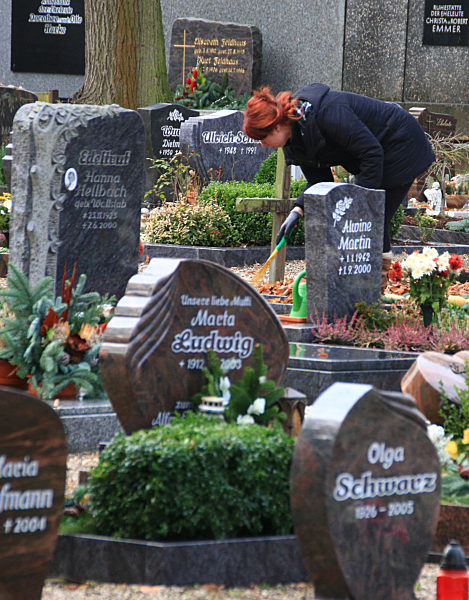 Grabpflege zum Totensonntag