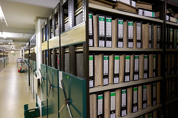 Gefälschte Hitler-Tagebücher an Bundesarchiv übergeben