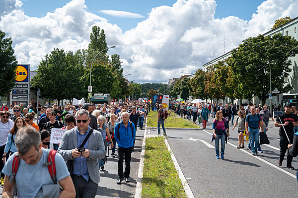 Gegner der Corona-Politik protestieren in Berlin