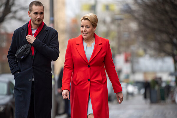 Wiederholungswahl Berlin - Stimmabgabe Franziska Giffey