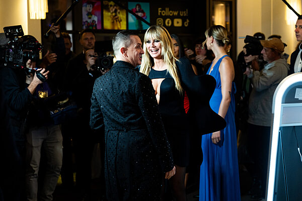 Premiere "Blinded by delight" im Friedrichstadt-Palast